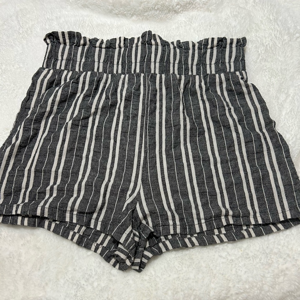Cinched gray and white striped shorts